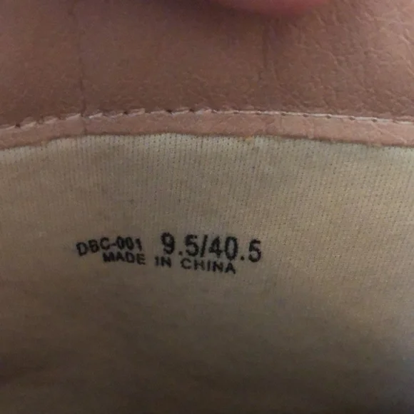 NWOT Blush Faux Crocodile Chinese Laundry ankle boots 2 1/2” heel - Picture 4 of 5